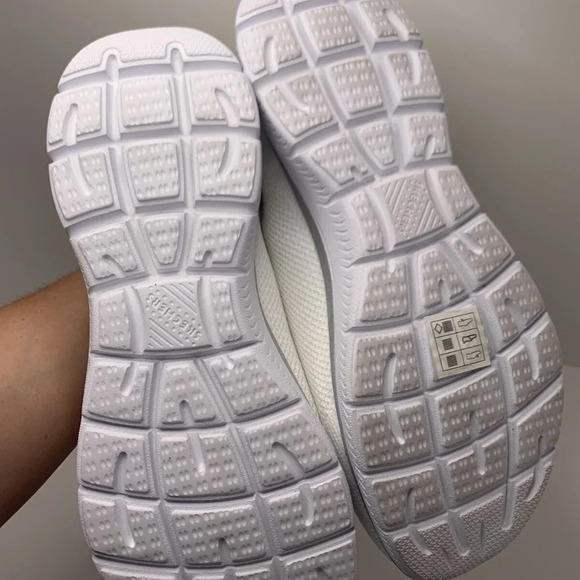 Skechers Women's Gratis-Strolling Sneaker, White/S - Picture 3 of 6